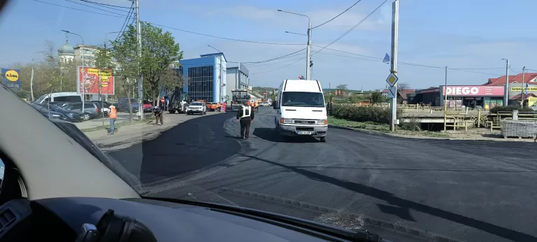 Drumarii de la Nomis 2003 au finalizat asfaltările în municipiul Bârlad. Recepția, întârziată de lucrările la rețeaua de apă-canal