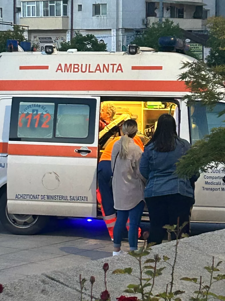 ACUM Ambulanța Vaslui, chemată de urgență în centrul Vasluiului