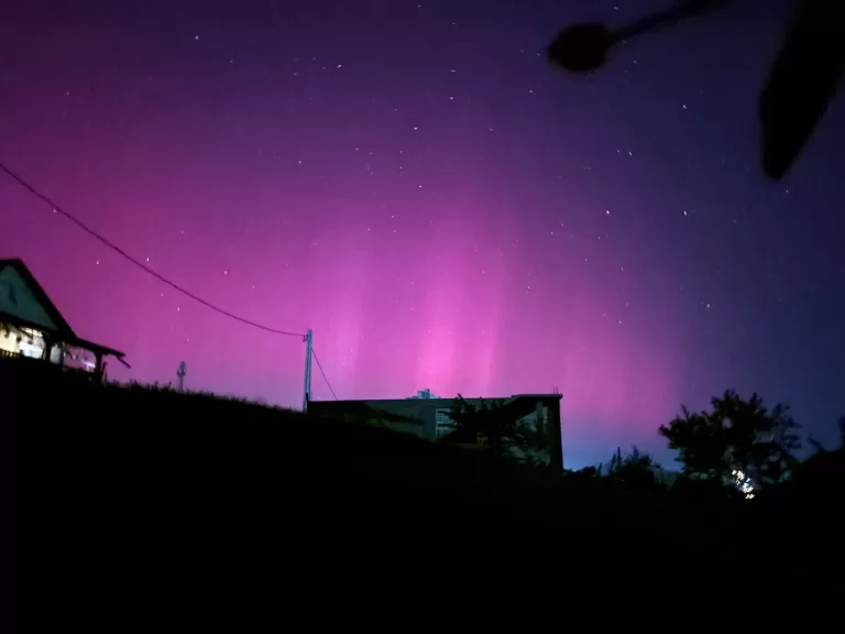 Aurora boreală observată și în județul Vaslui. Fenomen spectaculos, vineri noaptea