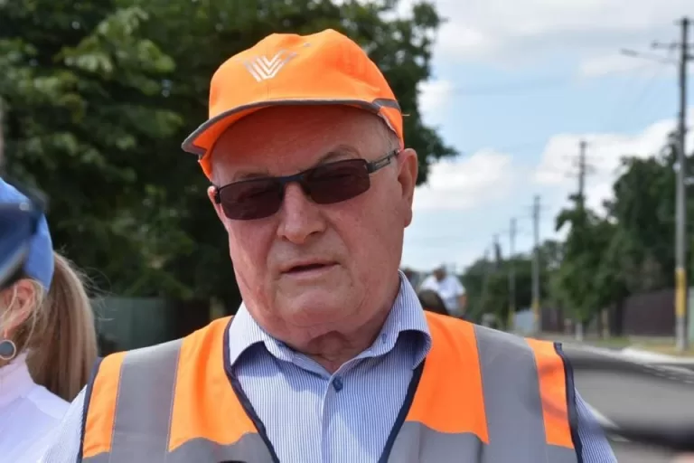 Tată, bunic, manager respectat și prețuit. La Mulți Ani, domnule director Ioan Ciomaga!
