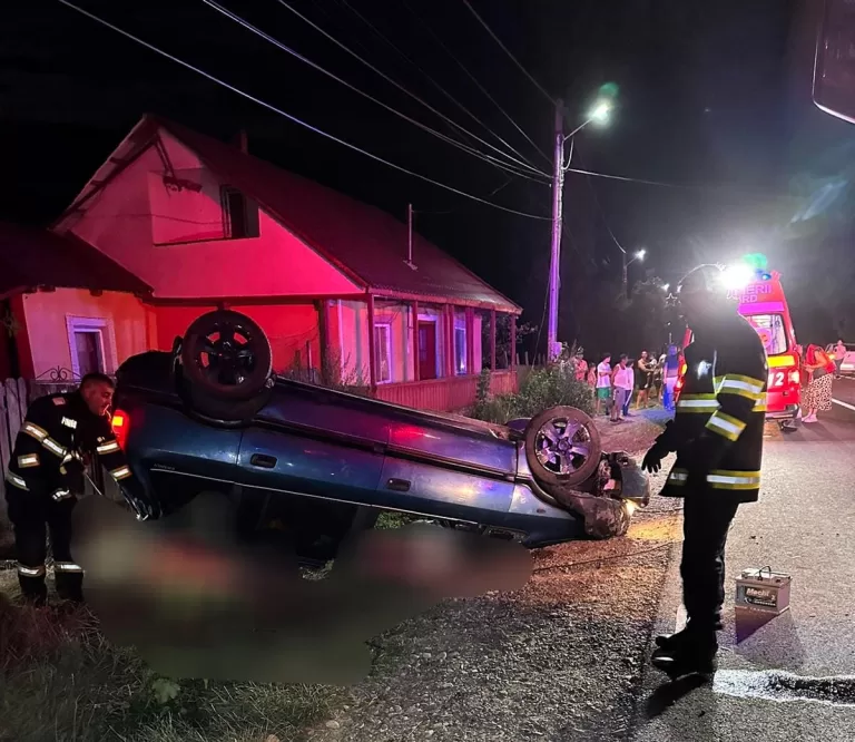Accident dramatic la Dumești, noaptea trecută. Șoferul a ajuns sub mașină