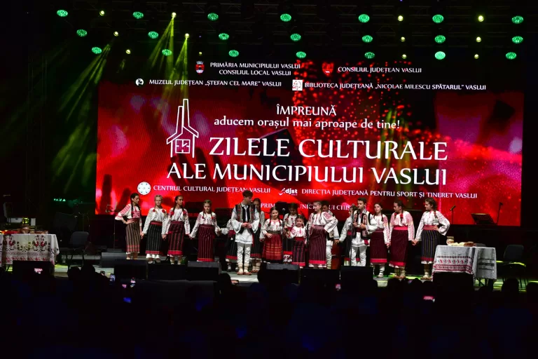 Folclor și tradiții populare, în prima seară a Zilelor Culturale ale municipiului Vaslui