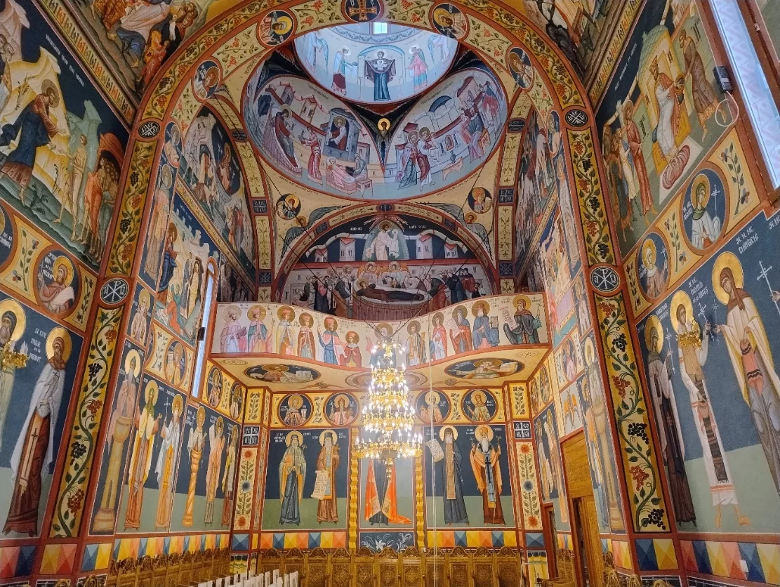 biserica sfintii mihai si gavril traian 15 jpg