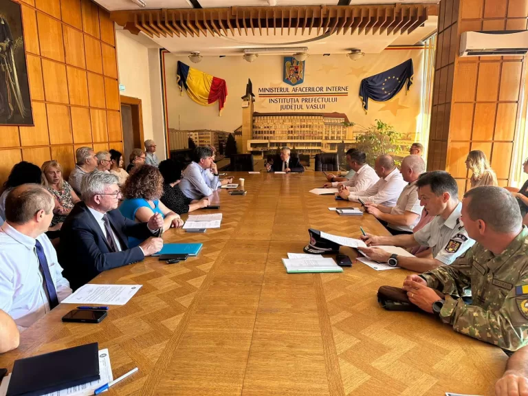 Ședința Colegiului Prefectural, prefectul Daniel Onofrei: ”Vrem un mediu sănătos și sigur pentru cetățenii județului”