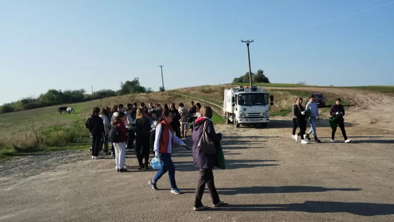 Vasluiul a fost curățat de gunoaie, opt zone au fost ”periate” de voluntari