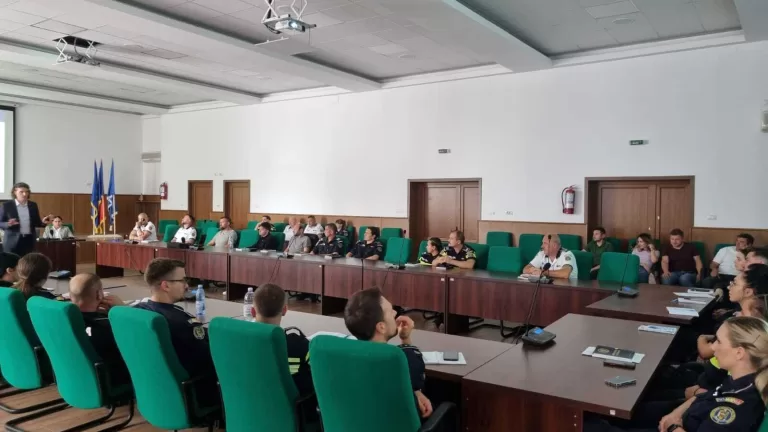 Polițiștii americani au instruit colegii de la Vaslui, cum să combată traficul de persoane