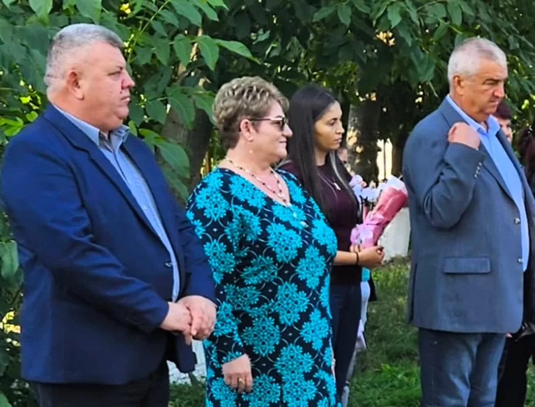 Primărița Mona Bujor a participat la deschiderea noului an școlar, în comuna Solești