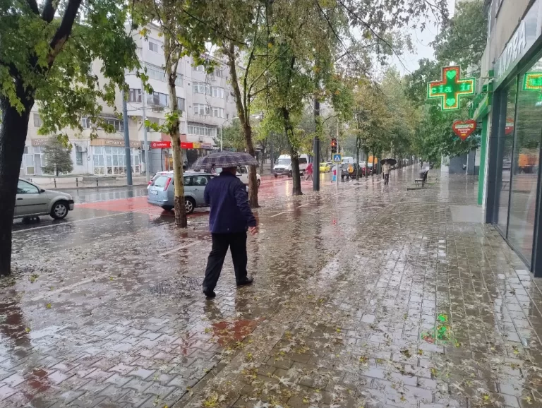 Atenționare COD GALBEN, începând de joi noaptea. Ploi de 25-30 l/mp în zona Vasluiului