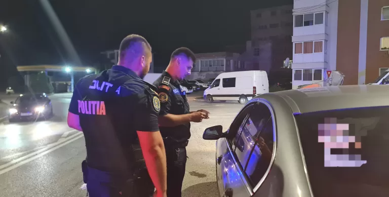 Peste 220 de amenzi, în weekend, pentru posesorii de mașini, trotinete electrice și biciclete