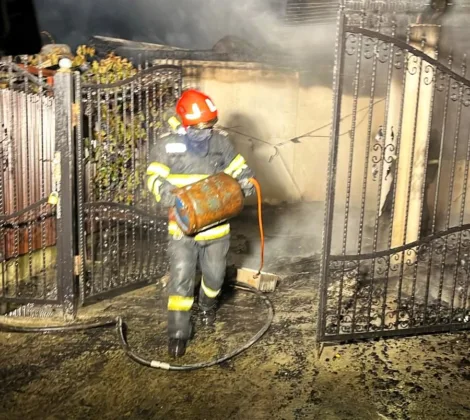 butelie incendiu bacani 2