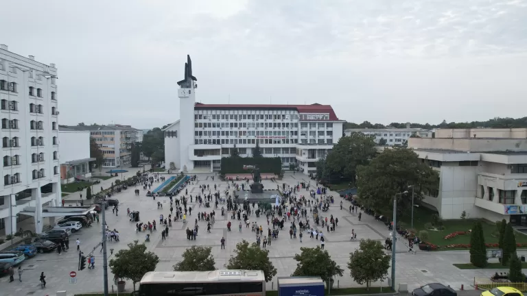 FESTIVALUL UMORULUI Spectacol în centrul Vasluiului, ora 19.15. De la 20.30, concert ”Fără zahăr”