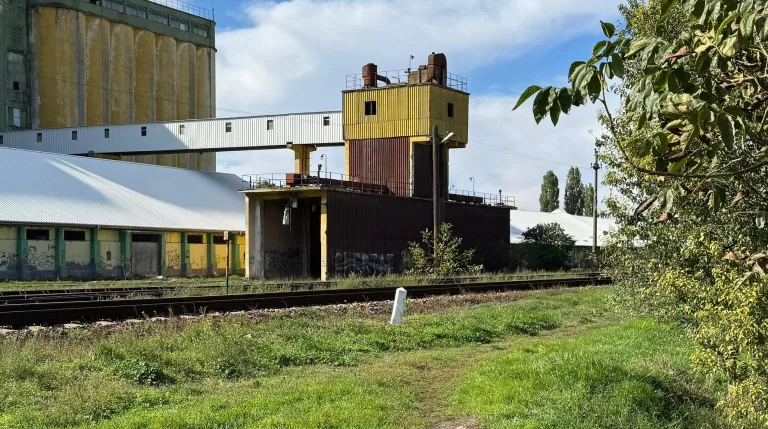 Minoră de 14 ani în comă alcoolică, la Vaslui, după ce a băut din sticla de 1 litru de votcă