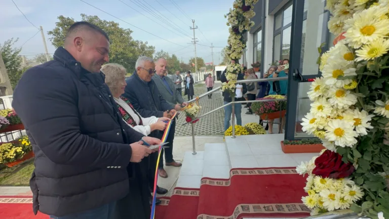VIDEO Noua clădire a Liceului Tehnologic ”Dimitrie Cantemir”, din Fălciu, dată în folosință. Primarul Neculai Moraru: ”Un proiect pentru viitor”