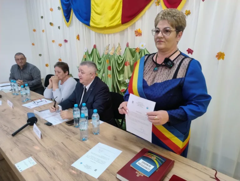 VIDEO Mona Bujor, primarul de succes al comunei Solești, a depus jurământul de credință! Al șaptelea mandat!