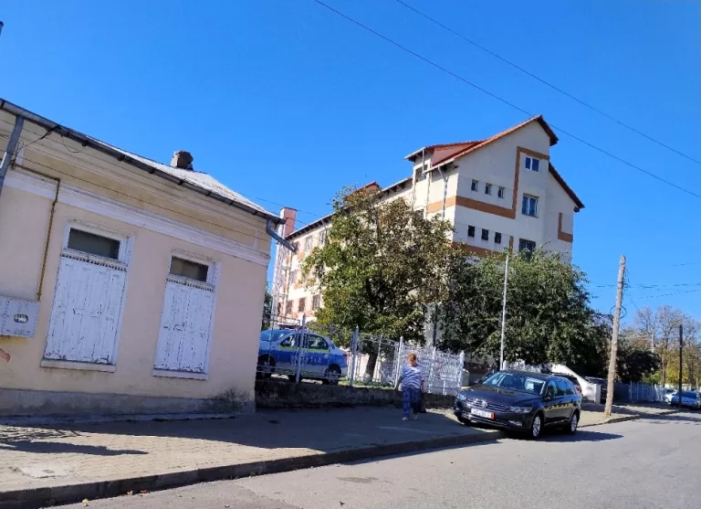 Un botoșănean a dat o țeapă unei minore din Huși. A fost săltat de Poliție