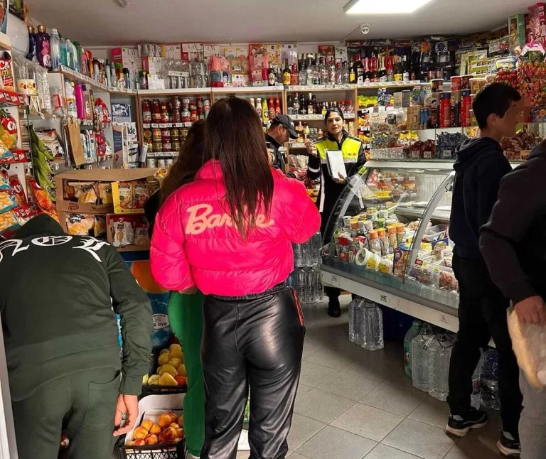 Razie printre elevii de la Huși, prinși prin baruri și cafenele