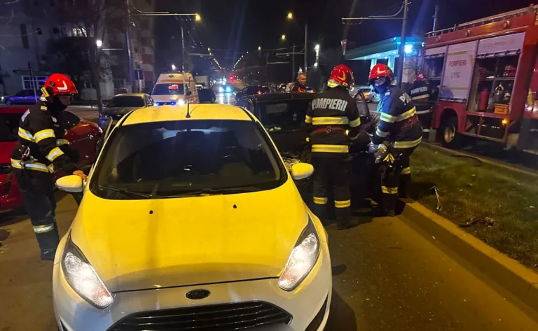 Accident de noaptea minții, la Vaslui, două șoferițe și-au distrus mașinile