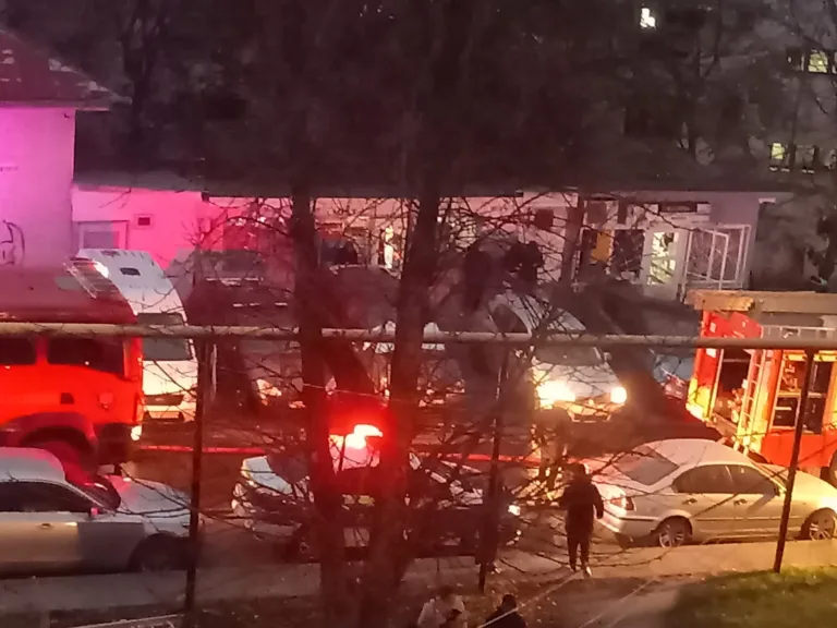 Incendiu la blocul 33, o persoană a fost găsită cu arsuri pe tot corpul