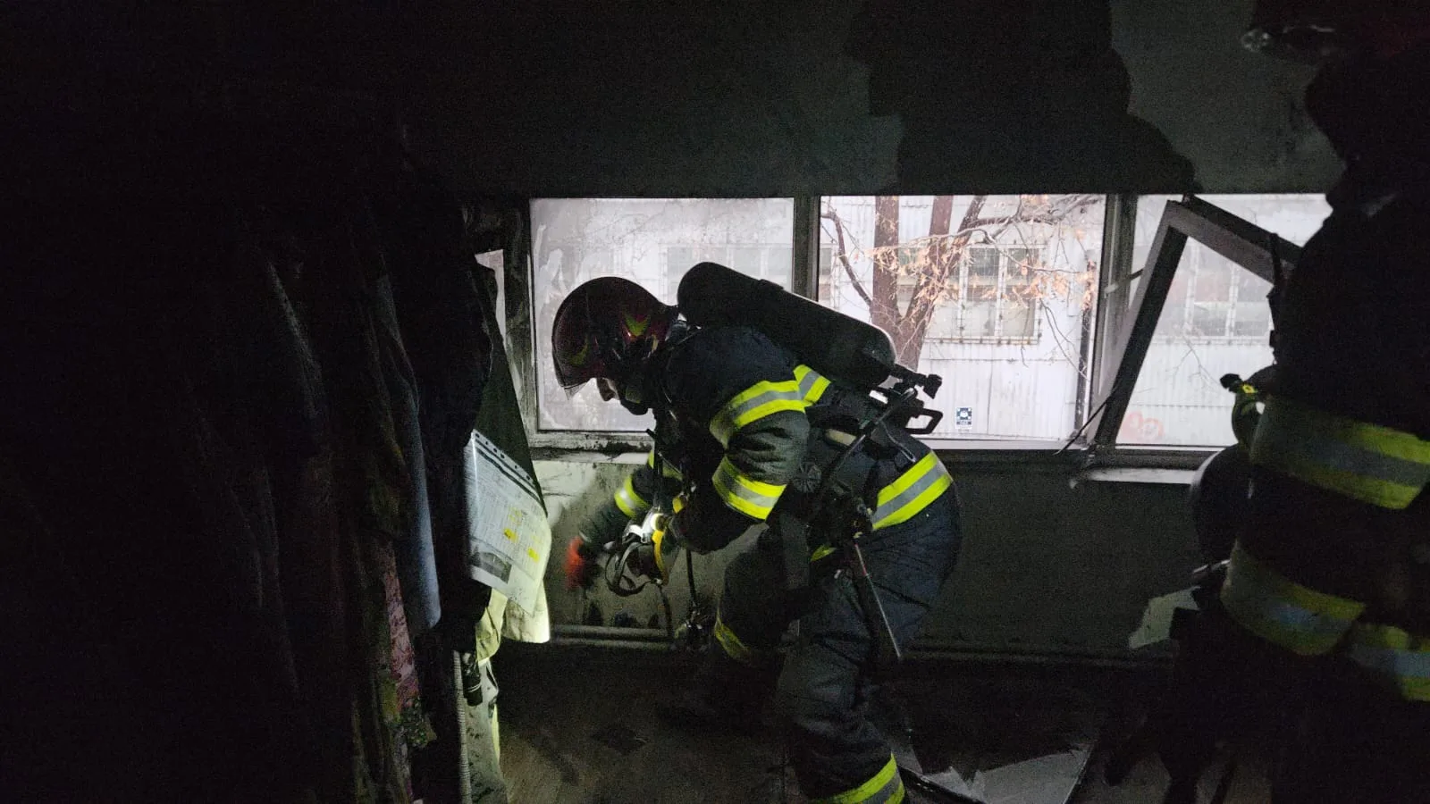 incendiu fabrica vaslui 2 jpg