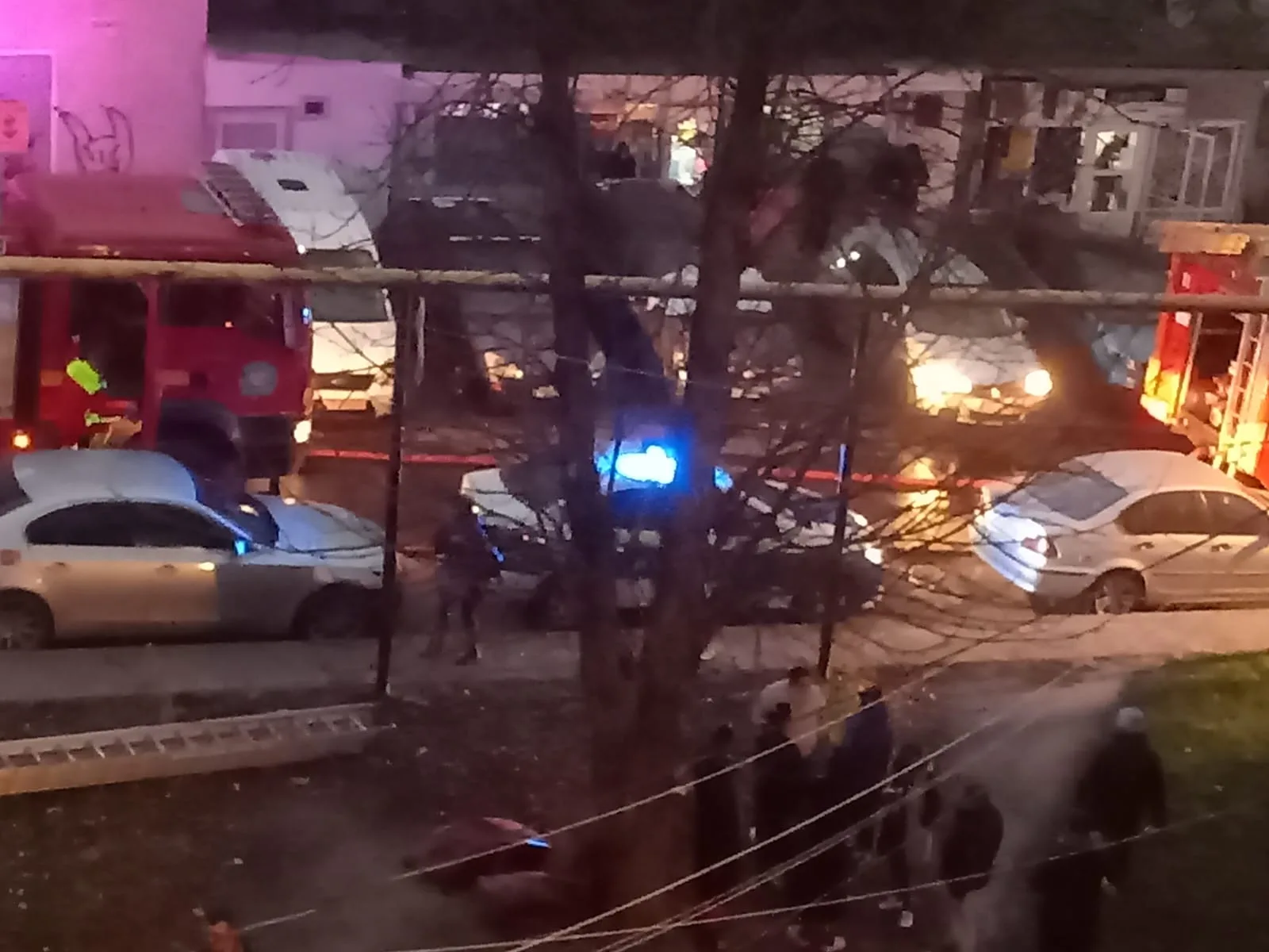 Incendiu la blocul 33, o persoană a fost găsită cu arsuri pe tot corpul 1 incendiu politie bloc 33 jpg