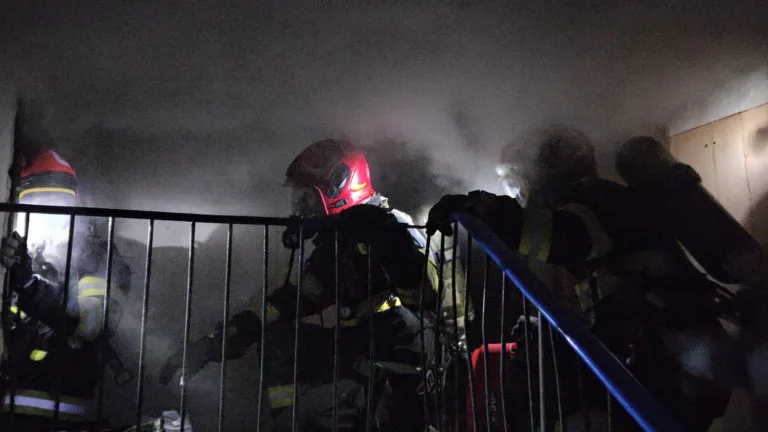 UPDATE O tigaie uitată pe foc a pus pe jar pompierii de la Bârlad. Se întorc la bază