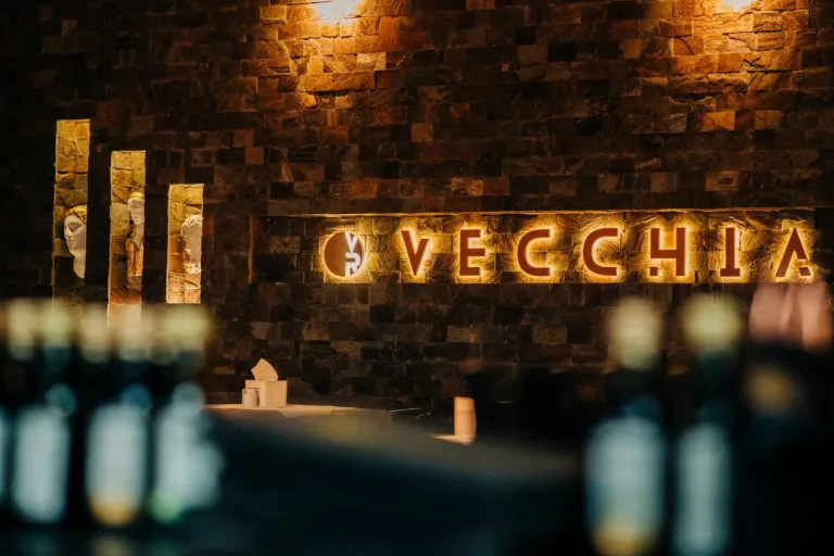 Vecchia Roma angajează barman! Vino într-o echipă profesionistă!