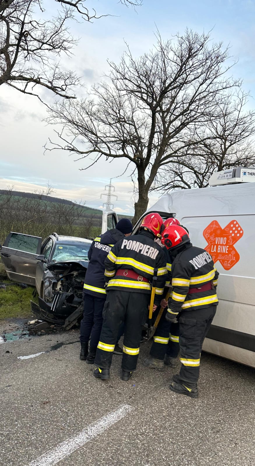 Accident grav la Perieni, două victime în stare gravă, una este inconștientă 1 IMG 20241212 WA0008