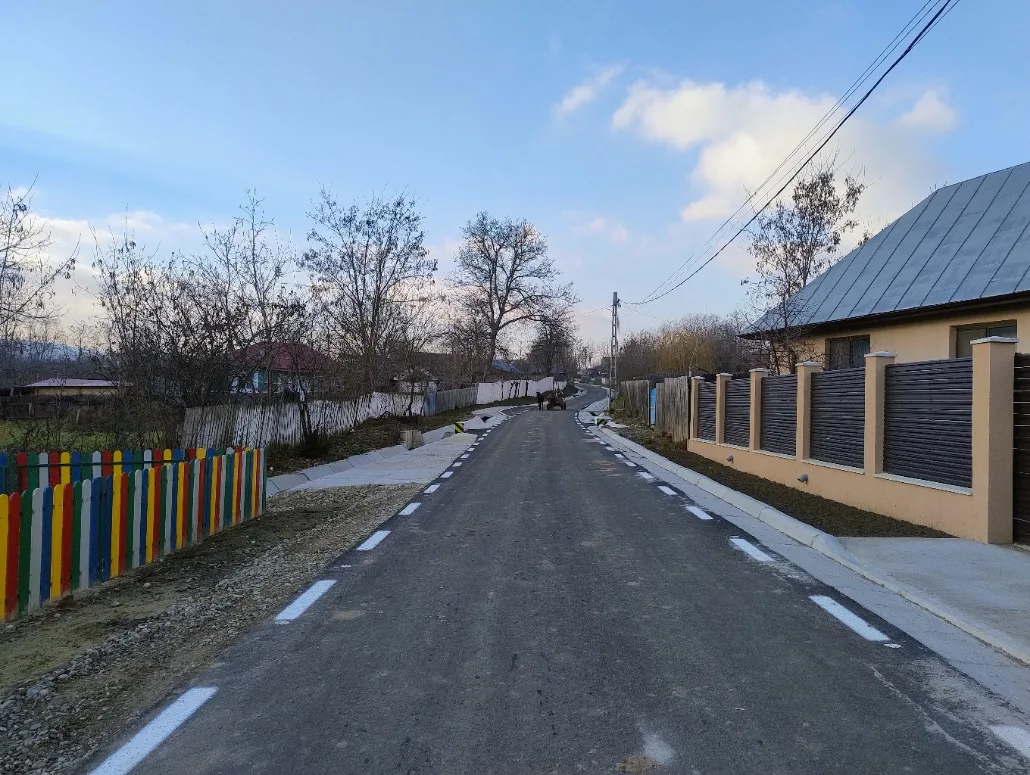 Viacons Rutier a făcut un frumos cadou de An Nou pentru locuitorii din comuna Cozmești 3 drumuri viacons rutier cozmesti 127 jpg