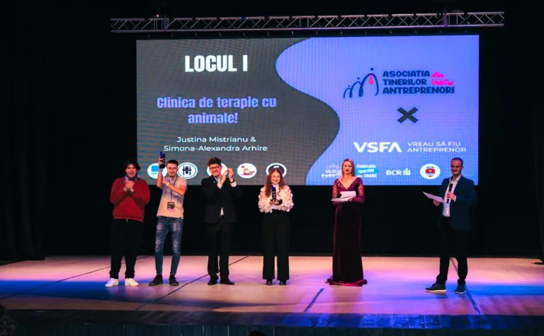 Gala Tineretului vasluian și-a desemnat câștigătorii. Teodora Mihăiuc și Albert Cobzaru au primit aplauzele sălii