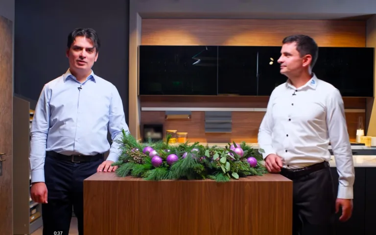 VIDEO Conducerea Grupului de Firme SAFIR vă urează Sărbători frumoase, alături de cei dragi!