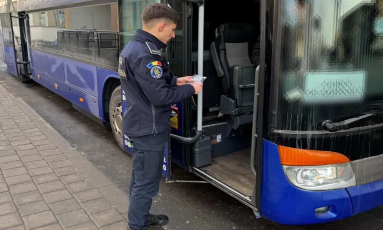 Șofer prins la volanul unui autocar, fără a avea permis de conducere valabil, la Drânceni