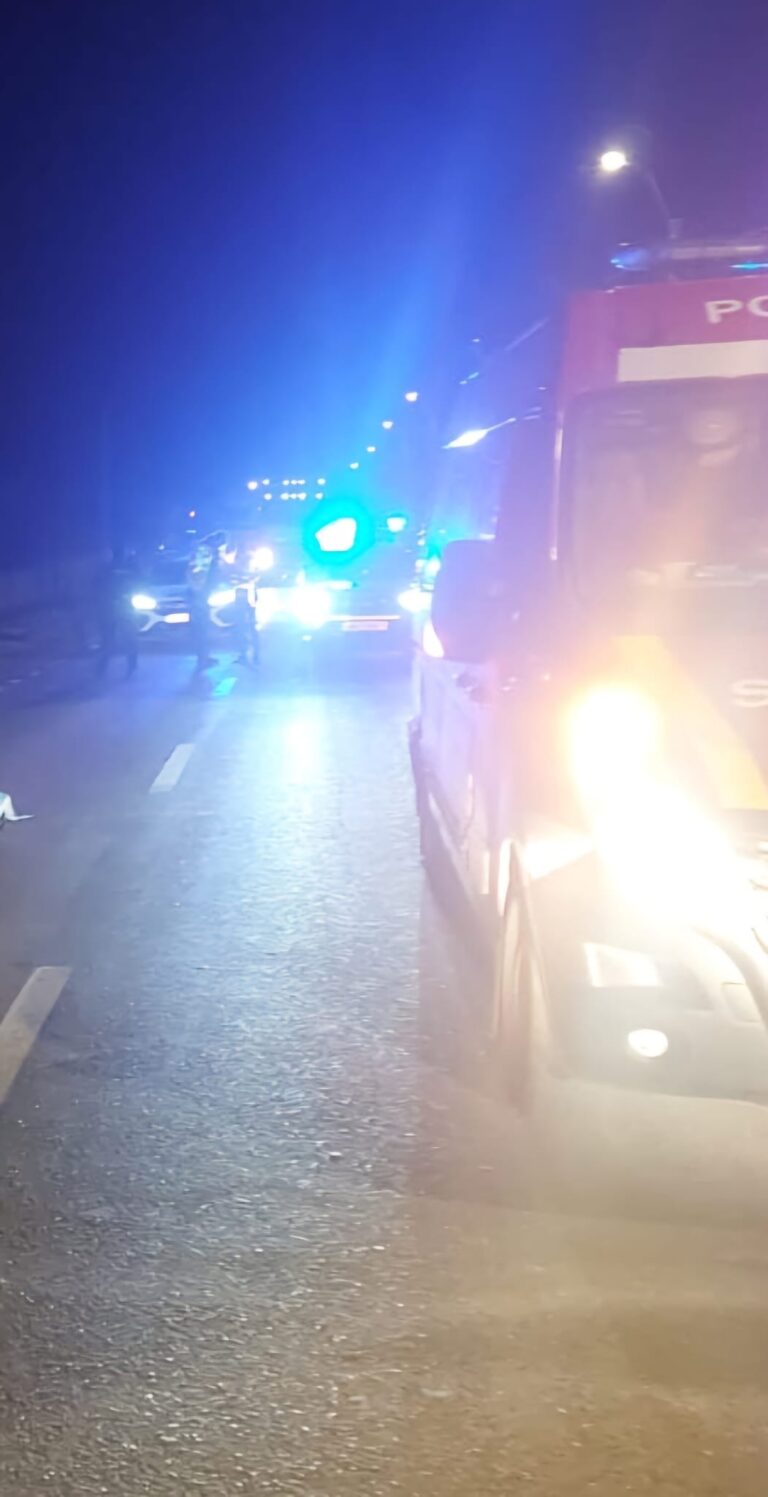 Accident grav la Rediu, șase victime, două mașini răsturnate