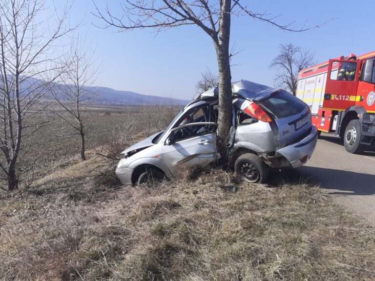 VIDEO Accident grav, sâmbătă, la Oșești. Șoferul a fost la un pas de moarte