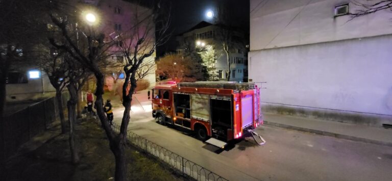 VIDEO Panică la blocul Crismona, in Vaslui. Unii locatari s-au autoevacuat
