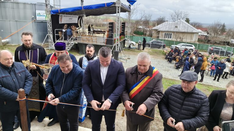 La Lipovăț, a fost inaugurată cea mai mare școală construită în mediul rural vasluian, după 1990 (GALERIE FOTO, VIDEO)