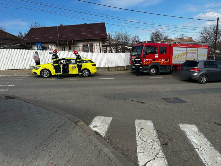 INCREDIBIL! Un nou accident pe fosta Stradă 11 Iunie, la Vaslui, EXACT în locul accidentului de dimineață!