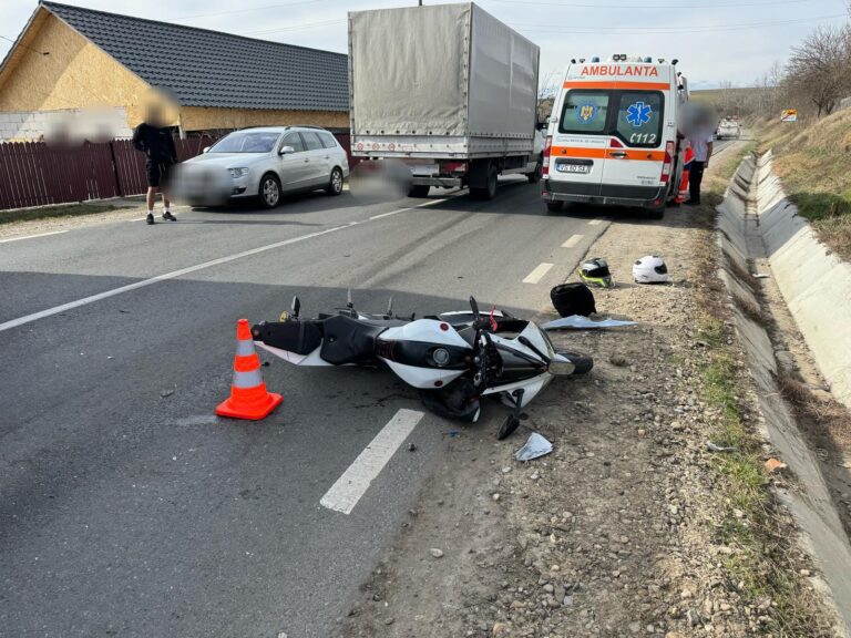 Doi minori pe motocicletă au văzut moartea cu ochii, la Todirești, pe DN 15D