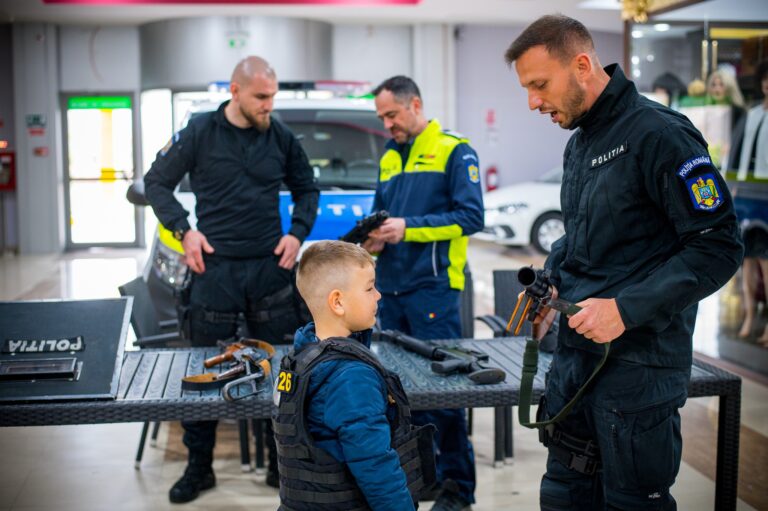 IPJ Vaslui primește dosare de concurs pentru viitorii ofițeri și subofițeri de poliție