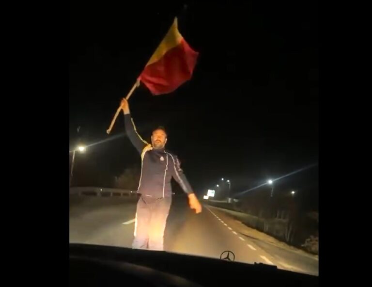 Vasluian filmat în timp ce blochează DN 24, la Moara Domnească. ”M-am săturat de hoți” (VIDEO)
