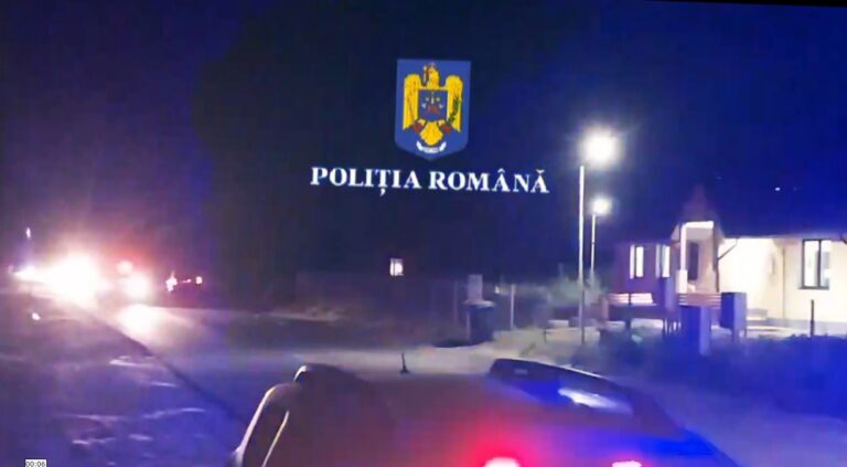 FOTO, VIDEO Bandă de cămătari din Murgeni destructurată de polițiști. Doi indivizi au fost arestați