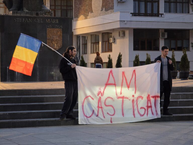 POZE SERII ”Am câștigat”, în centrul Vasluiului