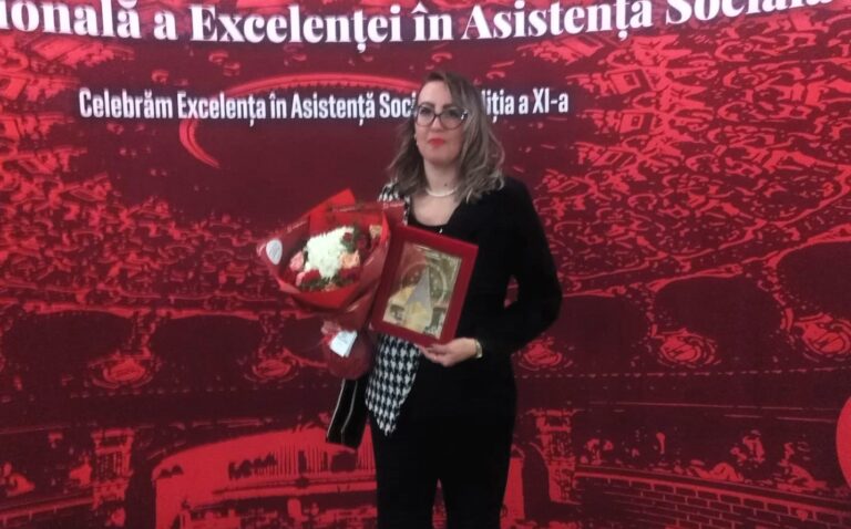 O vasluiancă a câștigat Premiul pentru asistentul social în domeniul copilului, la Gala Națională a Excelenței în Asistență Socială. Felicitări, Roxana!