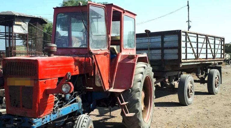 Tractorist din Muntenii de Sus, prins fără permis pe străzile Vasluiului