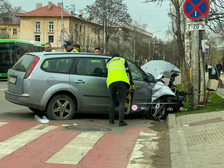 ACUM Accident în fața spitalului din Bârlad, s-a înregistrat o victimă