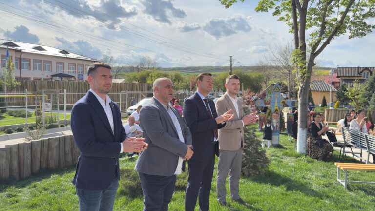 Vicepreședintele CJ Vaslui, Mădălin Căciulă, a participat la un concert de Paște, la Tutova