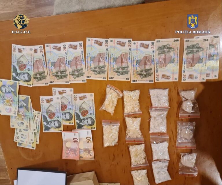 Traficanți de droguri din Vaslui și Bârlad săltați de polițiști