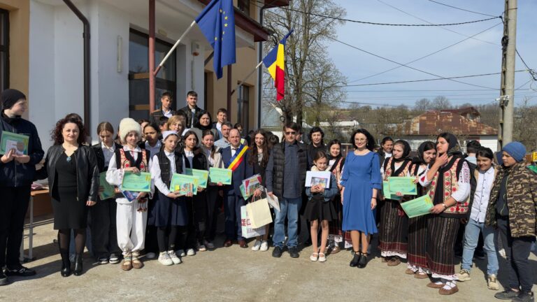 Două eleve, din Ivănești și Dodești, participă la etapa națională a Olimpiadei Satelor la Matematică