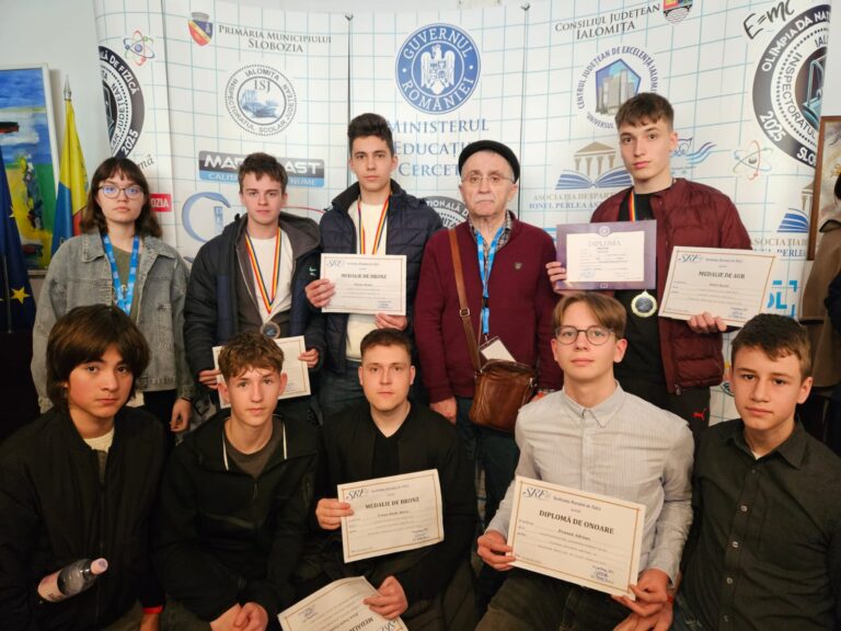 Copiii minune ai Vasluiului s-au întors cu medalii și diplome, de la Olimpiada Națională de Fizică. Șase din cei 11 olimpici sunt din Huși (LISTA)