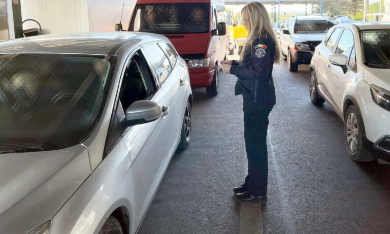 Permis de conducere grecesc falsificat, în Vama Albița. Ce a declarat șoferița
