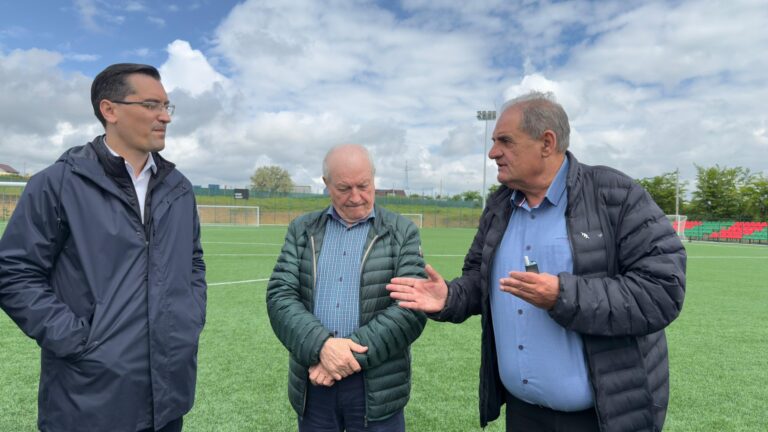 Președintele FRF s-a întâlnit cu oficialitățile Hușului. Managerul Viacons Rutier, Ioan Ciomaga, invitat de onoare!